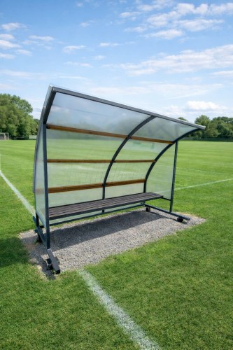 vaihtoaitio katoksella